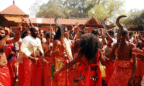 കൊടുങ്ങല്ലൂര്‍ ശ്രീകുരുംബ ഭഗവതിക്ഷേത്രത്തില്‍ ഭരണി മഹോത്സവം കൊടിയേറി