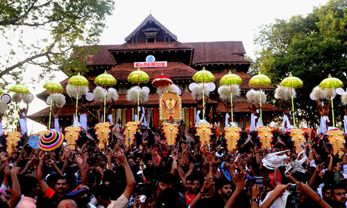 ആശങ്കകള്‍ മാറി, പകിട്ട് കുറയ്ക്കാതെ നാളെ  തൃശൂര്‍ പൂരം