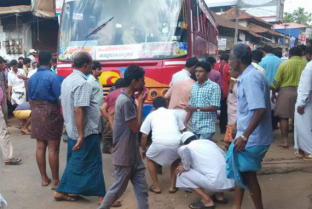 സ്വകാര്യബസ് ബൈക്കുകളിൽ പാഞ്ഞ് കയറി രണ്ട് പേർ മരിച്ചു