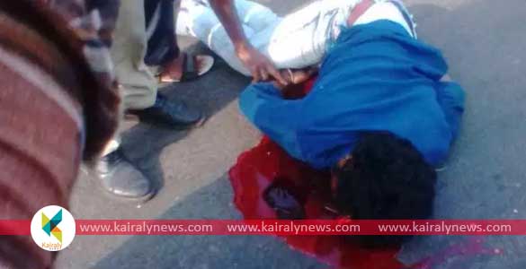അമിത വേഗത വില്ലനായി; കുമരകം റോഡിൽ ബൈക്ക് യാത്രികന‌ായ യുവാവിന് ദാരുണാന്ത്യം