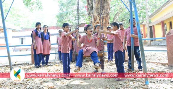 പേരില്‍ തന്നെ കൗതുകം: കുഞ്ഞിമാവിന്‍റടിയിലെ വെളിച്ചത്തിന്‍റെ കഥയുമായി ചുണ്ടൊപ്പ് മാഗസിന്‍ ഒരുങ്ങുന്നു