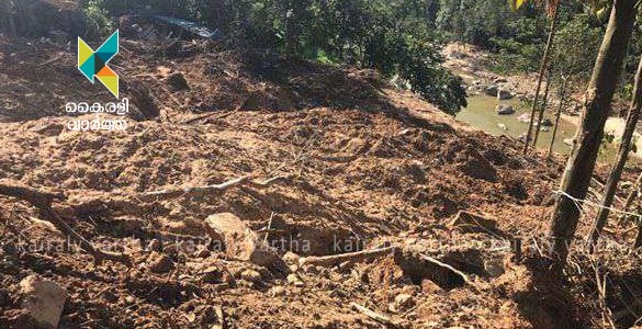 മഴക്കെടുതിയിൽ മരണം 44: ഏഴ് ജില്ലകളിൽ ഇന്ന് റെഡ് അലർട്ട്; ലക്ഷത്തിലധികം പേര്‍ ദുരിതാശ്വാസക്യാമ്പില്‍