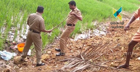 ആര്‍പ്പൂക്കര മണിയാപറമ്പില്‍ മനുഷ്യ ശരീരാവശിഷ്ടങ്ങള്‍ ബക്കറ്റില്‍ നിറച്ച് ഉപേക്ഷിച്ച നിലയില്‍