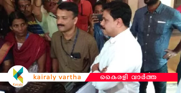 യുവനടിയെ  ആക്രമിച്ച കേസ്: ദൃശ്യങ്ങളുടെ പരിശോധനയ്ക്ക് നടൻ ദിലീപ് കോടതിയിൽ എത്തി