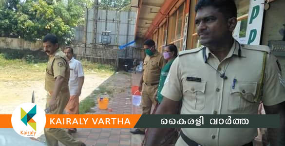 വണ്ടിക്കൂലിക്ക് കാശില്ല: അമ്മയും കുഞ്ഞും നടന്നത് 60 കിലോമീറ്റർ; ഒടുവിൽ പോലീസ് രക്ഷകരായി