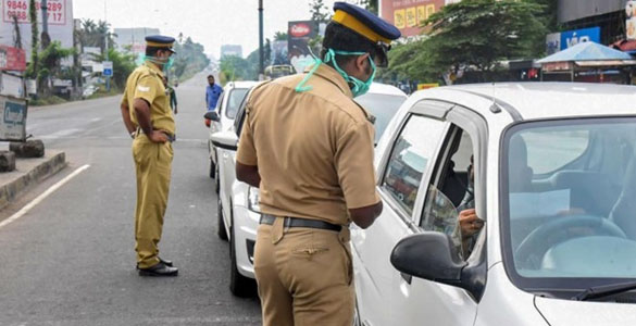 ഞായറാഴ്​ച സമ്പൂര്‍ണ ലോക്​ഡൗണ്‍ തുടരും; ജനങ്ങള്‍ സഹകരിക്കണം -​ മുഖ്യമ​ന്ത്രി