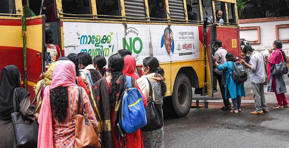 ബസ് ചാര്‍ജ് വര്‍ധന പിന്‍വലിച്ചു; ഇനി എല്ലാ സീറ്റിലും ഇരുന്ന് യാത്ര ചെയ്യാം