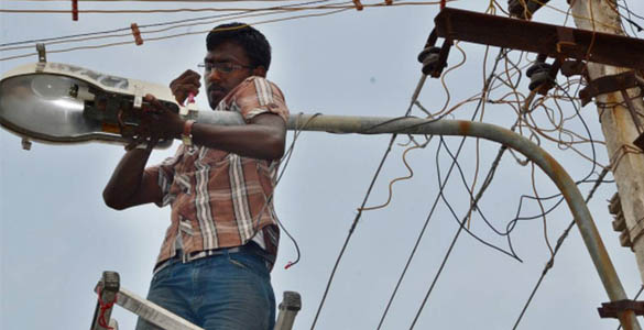 അഴിമതിയില്‍ മുങ്ങി വഴിവിളക്കുകളും; ഏറ്റുമാനൂര്‍ നഗരസഭ 'ഇരുട്ടി'ലേക്ക്