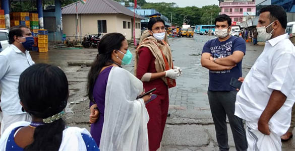 തിരക്ക് നിയന്ത്രണാതീതം; ഏറ്റുമാനൂരിലെ മാര്‍ക്കറ്റുകളില്‍ നാളെ സ്രവപരിശോധന