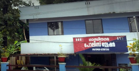 കോട്ടയത്ത് പോലീസിന് നേരെ ആക്രമണം: 2 പോലീസുകാര്‍ക്ക് പരിക്ക്; ഒരാള്‍ അറസ്റ്റില്‍