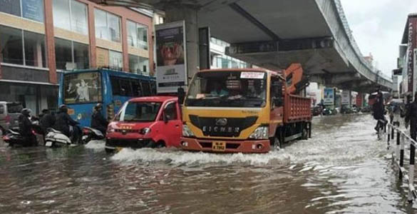 കൊച്ചിയിലെ വെള്ളക്കെട്ട്: നഗരസഭയ്ക്ക് പറ്റില്ലെങ്കിൽ കളക്ടർ ഇടപെടണം - ഹൈക്കോടതി