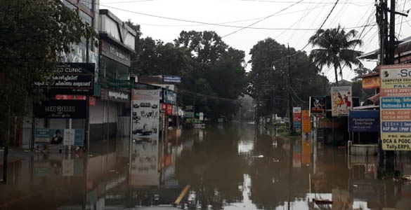 കോട്ടയത്ത് വീണ്ടും പ്രളയം: പേരൂരില്‍ ഗേജ് സ്കെയില്‍ മുങ്ങി; വീടുകള്‍ വെള്ളത്തിനടിയില്‍