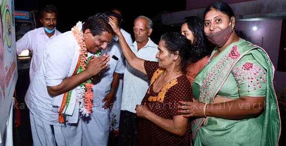 വികസന സ്വപ്നങ്ങൾ സംസാര വിഷയമാക്കി കളം നിറഞ്ഞ്  മോൻസ് ജോസഫ്