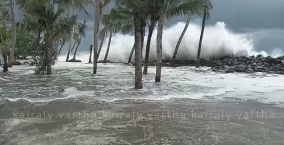 കടല്‍ ക്ഷോഭം: ആളുകളെ മാറ്റിപ്പാര്‍പ്പിക്കുന്നു; കൊല്ലത്ത് 6 കപ്പലുകള്‍ നങ്കൂരമിട്ടു