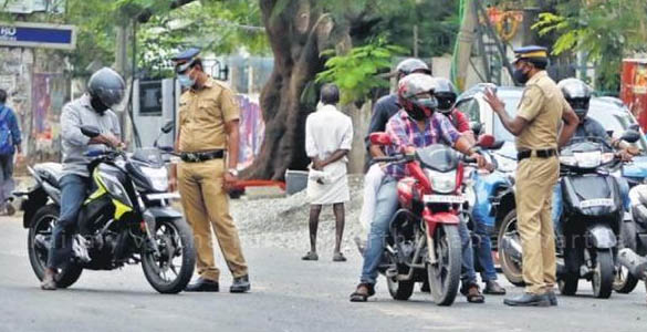 അകാരണമായി പുറത്തിറങ്ങുന്നവരെ കോവിഡ് പരിശോധനയ്ക്ക് അയച്ച് മലപ്പുറം പൊലീസ്