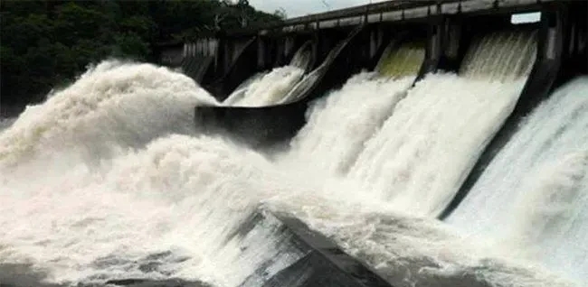 പെ​രി​ങ്ങ​ല്‍​കു​ത്ത് ഡാം: ​റെ​ഡ് അ​ല​ർ​ട്ട്; ചാ​ല​ക്കു​ടി പു​ഴ​യു​ടെ തീരവാസികൾക്ക് ജാ​ഗ്ര​താ നി​ര്‍​ദ്ദേ​ശം