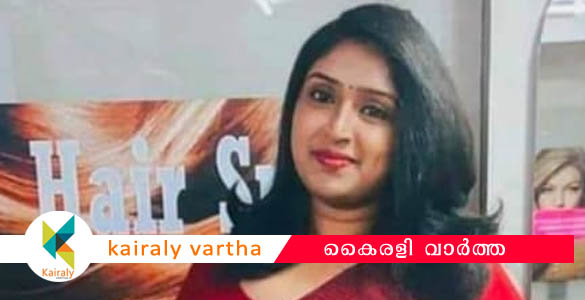 കോടതിയില്‍ കീഴടങ്ങാനെത്തിയ 'വ്യാജ അഭിഭാഷക' മണിക്കൂറുകൾക്കകം മുങ്ങി