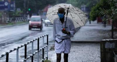 സം​സ്ഥാ​ന​ത്ത് അ​തി​ശ​ക്ത​മാ​യ മ​ഴ​യ്ക്ക് സാ​ധ്യ​ത; വി​വി​ധ ജി​ല്ല​ക​ളി​ല്‍ ഓ​റ​ഞ്ച് അ​ല​ര്‍​ട്ട്