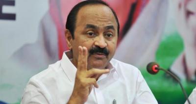 ഉ​മ്മ​ൻ ചാ​ണ്ടി​യും ചെ​ന്നി​ത്ത​ലയും ത​രു​ന്ന ലി​സ്റ്റ് കൊ​ടു​ക്കാ​നാ​ണെ​ങ്കി​ൽ ഈ ​സ്ഥാ​നം എ​ന്തി​ന് - വി ഡി സതീശൻ