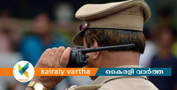 റി​ട്ട.​എ​സ്ഐ​യു​ടെ നേ​തൃ​ത്വ​ത്തി​ൽ വി​വ​രാ​വ​കാ​ശ പ്ര​വ​ർ​ത്ത​ക​ന്‍റെ വീ​ട് ആ​ക്ര​മി​ച്ചു