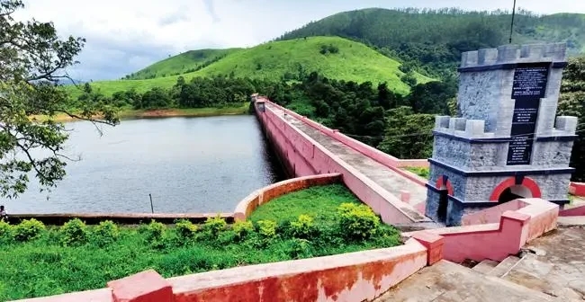 മഴയും നീ​രൊ​ഴു​ക്കും ശ​ക്തം; മു​ല്ല​പ്പെ​രി​യാ​റി​ൽ ജ​ല​നി​ര​പ്പ് 140 അ​ടി​യി​ലേ​ക്ക്