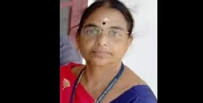 തൃ​ശൂ​രി​ല്‍ വനിതാ ഹെ​ല്‍​ത്ത് ഇ​ന്‍​സ്‌​പെ​ക്ട​ർ ജീ​വ​നൊ​ടു​ക്കി​യ നി​ല​യി​ല്‍