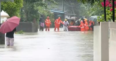 അ​തി​തീ​വ്ര മ​ഴ തു‌​ട​രു​ന്നു; സൗ​ത്ത് റെ​യി​ൽ​വേ സ്റ്റേ​ഷ​ൻ ഉൾപ്പെെടെ എറണാകുളത്ത് വെ​ള്ള​ക്കെ​ട്ട്