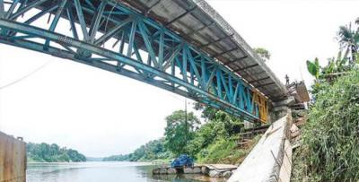 കൂ​ളി​മാ​ട് പാ​ലം ത​ക​ർ​ച്ച: ഊ​രാ​ളു​ങ്ക​ലി​ന് മ​ന്ത്രി​യു​ടെ താ​ക്കീ​ത്; ര​ണ്ട് ഉ​ദ്യോ​ഗ​സ്ഥ​ർ​ക്ക് സസ്പെൻഷൻ