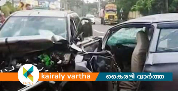 അടൂരിൽ കാറുകൾ കൂട്ടിയിടിച്ച് അപകടം: രണ്ടുപേർ മരിച്ചു; ഒരാളുടെ നില ഗുരുതരം