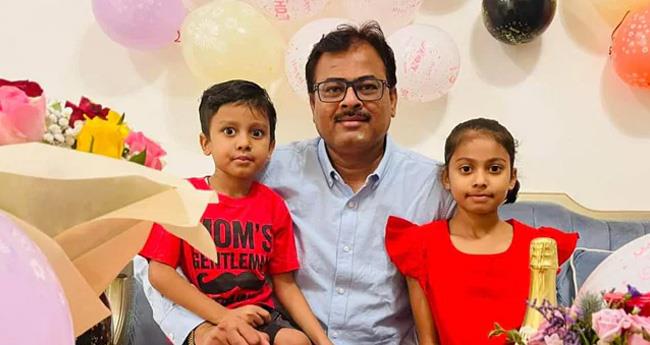 ഒ​മാ​ന്‍ ബീ​ച്ചി​ല്‍ തി​ര​യി​ല്‍​പെ​ട്ട് ഇ​ന്ത്യ​ക്കാ​രാ​യ അ​ച്ഛ​നും മ​ക​നും മ​രി​ച്ചു; മ​ക​ളെ കാ​ണാ​താ​യി