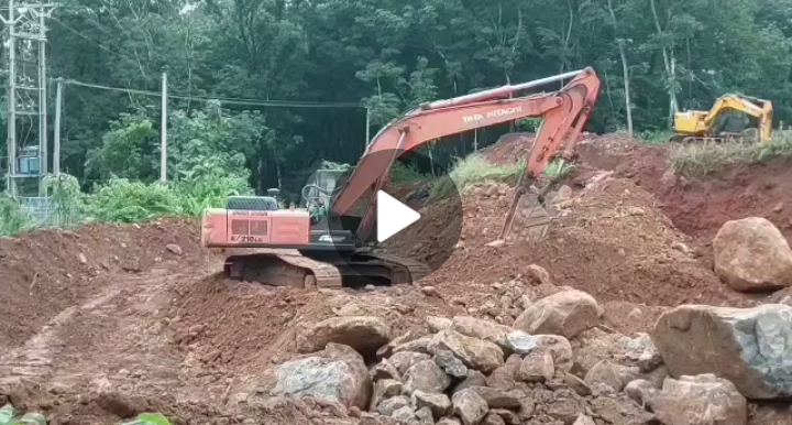 അകലക്കുന്നത്ത് അനധികൃത പാറഖനനം; ഉപകരണവും നാലു വാഹനങ്ങളും പിടിച്ചെടുത്തു