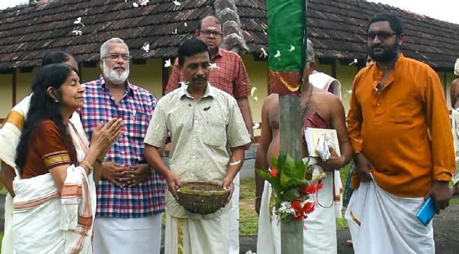 ശങ്കരാചാര്യർ വിദ്യാരംഭം കുറിച്ച ആവണംകോട് സരസ്വതി ക്ഷേത്രത്തിൽ നവരാത്രി ഒരുക്കങ്ങൾ പൂർത്തിയായി