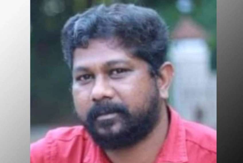 ആം​ബു​ല​ന്‍​സി​നു​ള്ളി​ല്‍ യു​വ​തി​ക​ളെ ക​ട​ന്നു​പി​ടി​ച്ച ഡ്രൈ​വ​ര്‍ അ​റ​സ്റ്റി​ല്‍