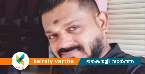 കോന്നിയിൽ ഹോട്ടലുടമ മരിച്ച നിലയിൽ; കെട്ടിടത്തിനു മുകളിൽ നിന്ന് വീണതെന്ന് സംശയം