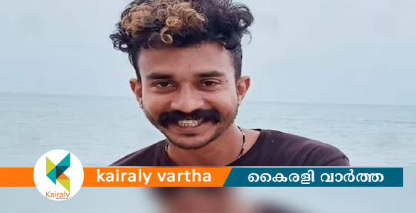 ആശുപത്രിയിലേക്ക് പോയ യുവാവ് കാറിന്‍റെ ഡോര്‍ തുറന്ന് കായലിലേക്ക് ചാടി: മൃതദേഹം കണ്ടെത്തി