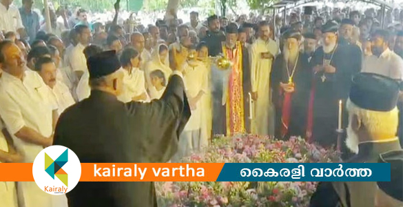 ഉമ്മൻ ചാണ്ടിയുടെ 40-ാം ചരമദിനം; പ്രചരണ പരിപാടികൾ ഒഴിവാക്കി ചാണ്ടി ഉമ്മൻ