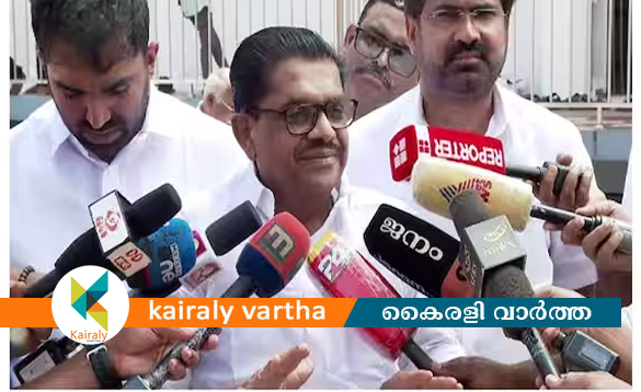 കോണ്‍ഗ്രസ് നേതാക്കൾ പ്രവർത്തിക്കുന്നത് സ്വന്തം കാര്യത്തിന്- വി. എം സുധീരൻ