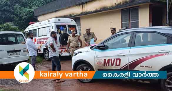 നടുറോഡില്‍ വാൻ-ആംബുലൻസ് ഡ്രൈവര്‍മാരുടെ വാക്ക് തര്‍ക്കം: സ്വകാര്യ വാനും ആംബുലൻസും പിടിച്ചെടുത്തു