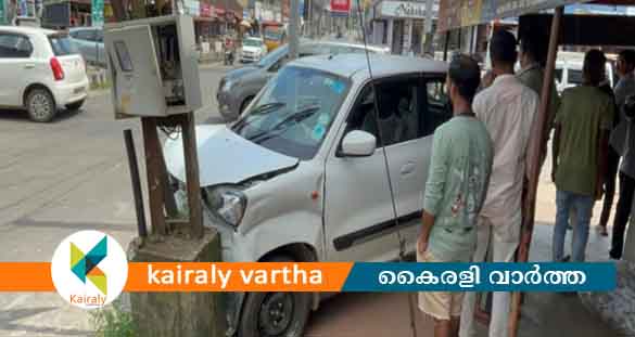 ചങ്ങനാശേരിയില്‍ നിയന്ത്രണം വിട്ട കാർ റോഡരികിൽ പാർക്ക് ചെയ്ത വാഹനങ്ങളിൽ ഇടിച്ചു കയറി അപകടം