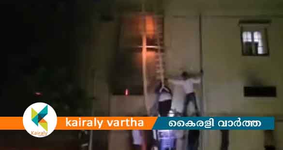 ഹൈദരാബാദിലെ വ്യാപാര സ്ഥാപനത്തിൽ തീപിടുത്തം; 10 വയസുകാരി മരിച്ചു, 5 പേർക്ക് പരിക്ക്