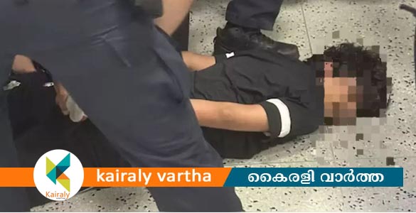 യുഎസ് വിമാനത്താവളത്തില്‍ ഇന്ത്യൻ വിദ്യാര്‍ഥിയെ കൈകള്‍ വിലങ്ങിട്ട് നിലത്തിട്ട് മർദിച്ചു