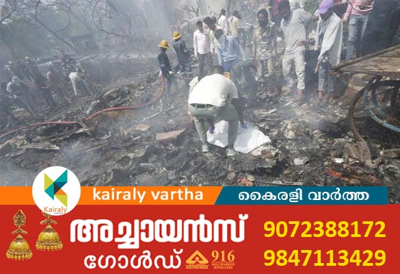 എയര്‍ ഇന്ത്യ വിമാനം ഇടിച്ചുകയറി; ബിജെ മെഡിക്കല്‍ കോളജിലെ അഞ്ച് വിദ്യാര്‍ഥികള്‍ മരിച്ചു