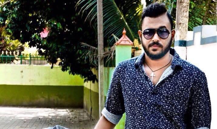 ആലപ്പുഴ നഗരത്തിൽ കാർ തോട്ടിൽ വീണ് യുവാവ് മരിച്ചു