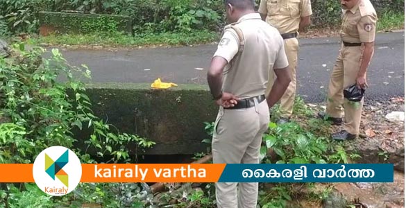 കോട്ടയം തിടനാട് കലുങ്കിനടിയിൽ കുരുങ്ങിയ നിലയിൽ മൃതദേഹം കണ്ടെത്തി