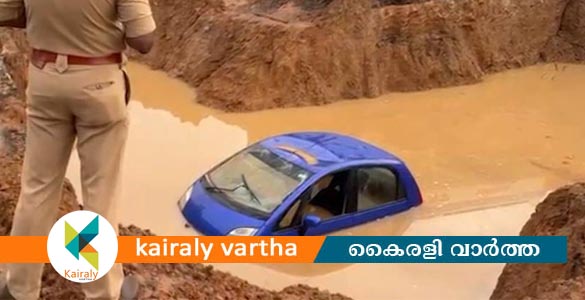 ദേശീയപാതയിൽ നിർമാണത്തിനെടുത്ത കുഴിയിലേക്ക് കാർ മറിഞ്ഞു; യാത്രക്കാരൻ അത്ഭുകരമായി രക്ഷപ്പെട്ടു