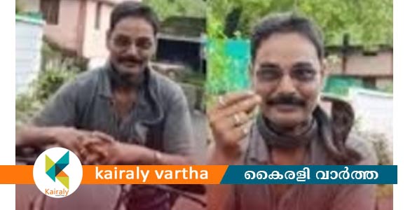 മൂർഖനെ കഴുത്തിൽ ചുറ്റി ബൈക്ക് യാത്ര; യുവാവ് പാമ്പു കടിയേറ്റ് മരിച്ചു