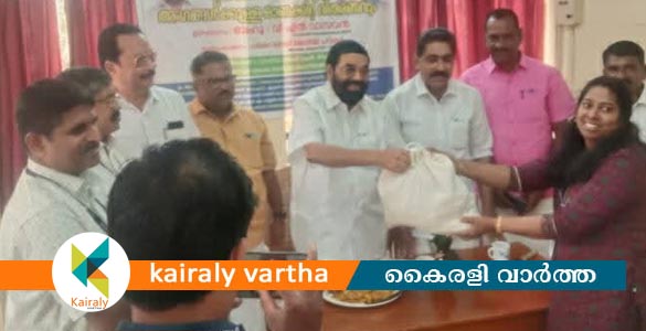 പ്രാദേശിക മാധ്യമ പ്രവർത്തകർ നേരിടുന്ന വെല്ലുവിളി സ്വന്തം പൊതു സമൂഹത്തിൽ നിന്നാണ് എന്നുള്ളത് ദുഃഖപരം- വി.എൻ വാസവൻ