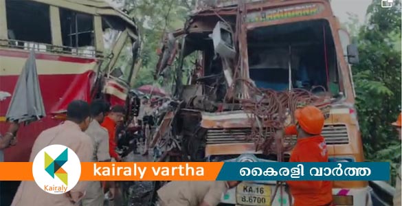 തിരുവനന്തപുരത്ത് കെഎസ്ആർടിസി ബസും ലോറിയും കൂട്ടിയിടിച്ച് അപകടം; നിരവധി പേർക്ക് പരിക്ക്