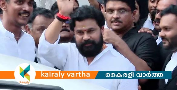 പാസ്പോർട്ട് സ്ഥിരമായി വിട്ടുനൽകണം; കോടതിയെ സമീപിച്ച് ദിലീപ്