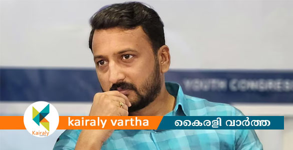 മൊബൈല്&zwj; ഫോണ്&zwj; ഹാജരാക്കണം; ആദ്യ ബലാത്സംഗ കേസിൽ രാഹുലിന് മുന്&zwj;കൂര്&zwj; ജാമ്യം